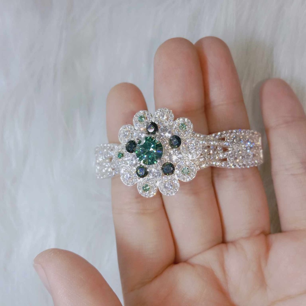 Duck green moissanite 18k white gold set